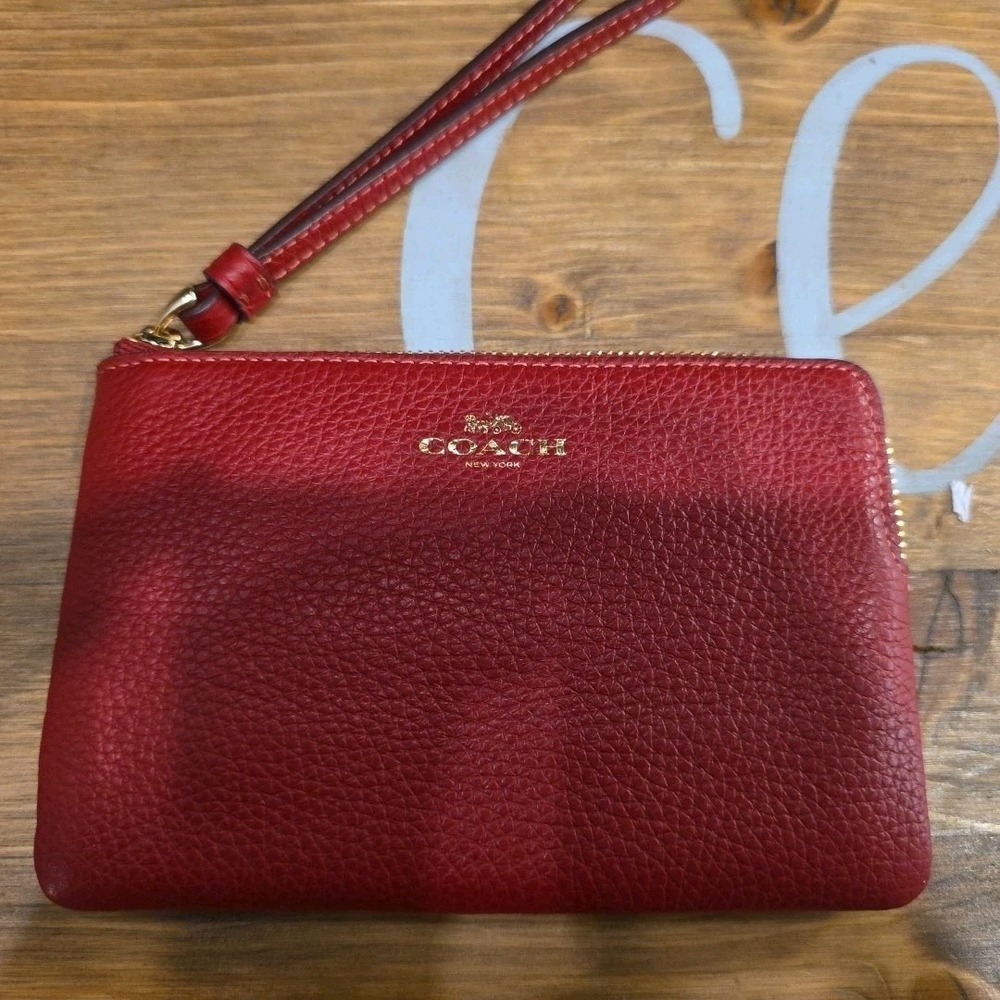 NEW With Tags Coach Brick Red C7943 Wristlet